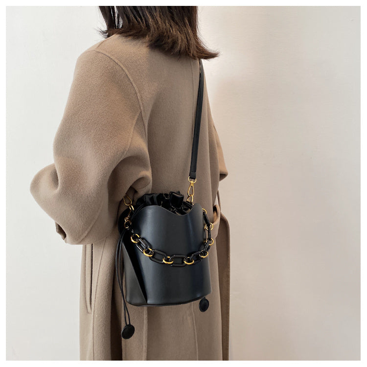 Retro Bag Female New Fashion Chain Bucket Bag Female Bag Simple Underarm Bag