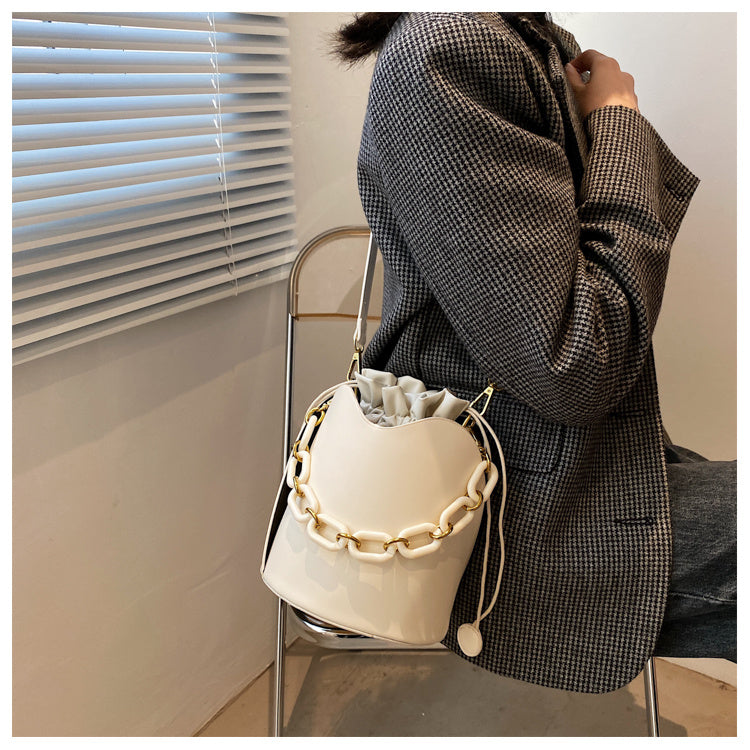 Retro Bag Female New Fashion Chain Bucket Bag Female Bag Simple Underarm Bag