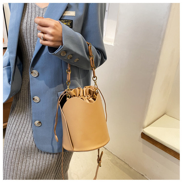 Retro Bag Female New Fashion Chain Bucket Bag Female Bag Simple Underarm Bag